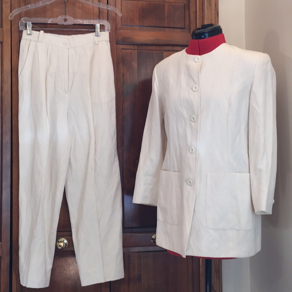 Kinu pantsuit.